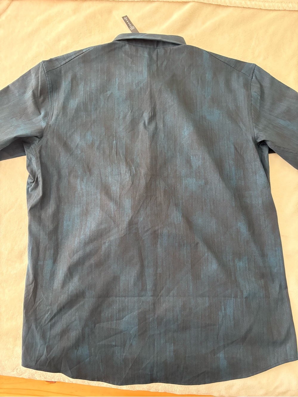 Lululemon Men's Airing Easy Short-Sleeve Button-Up Shirt in Dark Blue XXL - Picture 4 of 5